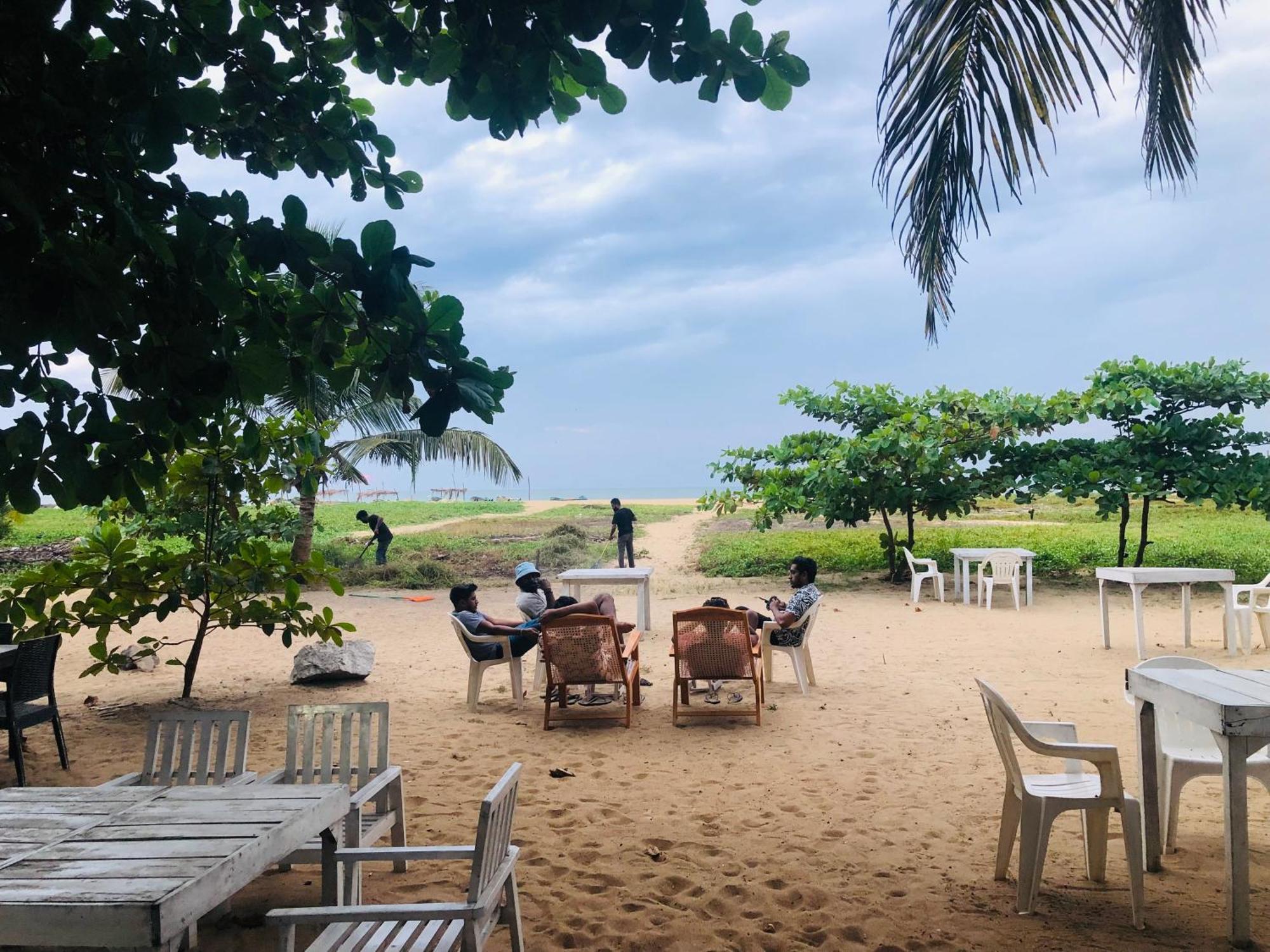 Honey Beach Negombo Exteriör bild