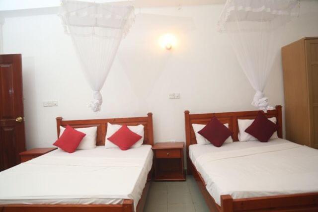 Honey Beach Negombo Exteriör bild